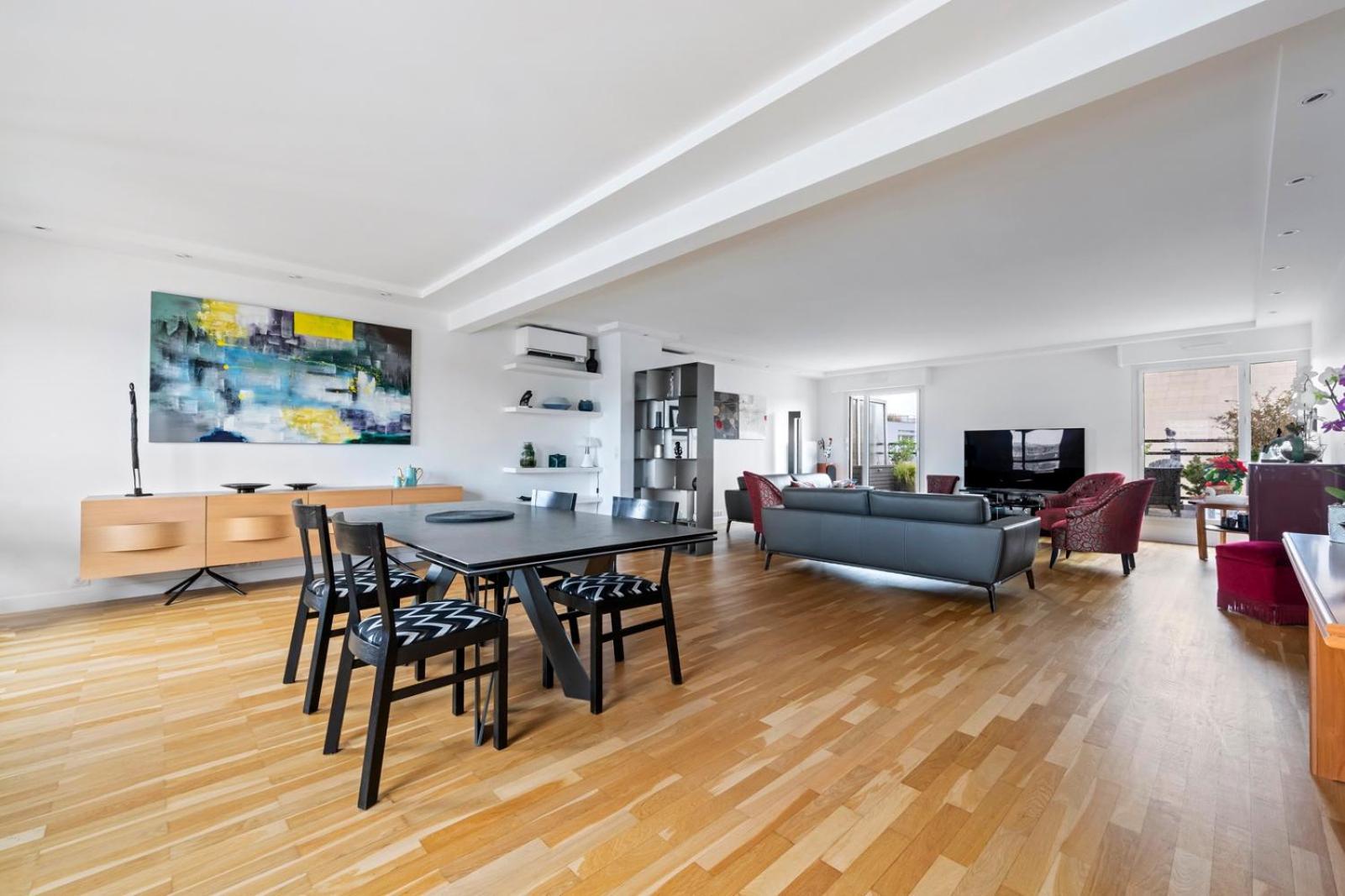 Veeve - Abstract Allure * Paris